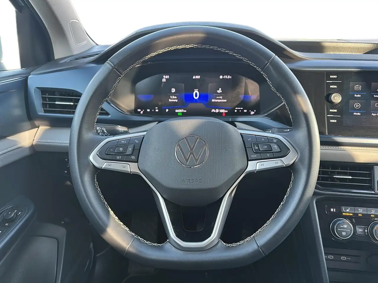 Volkswagen Taos снимка Volkswagen Taos