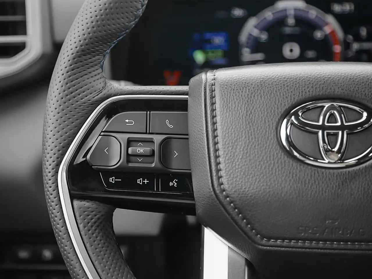 Toyota Sequoia снимка Toyota Sequoia