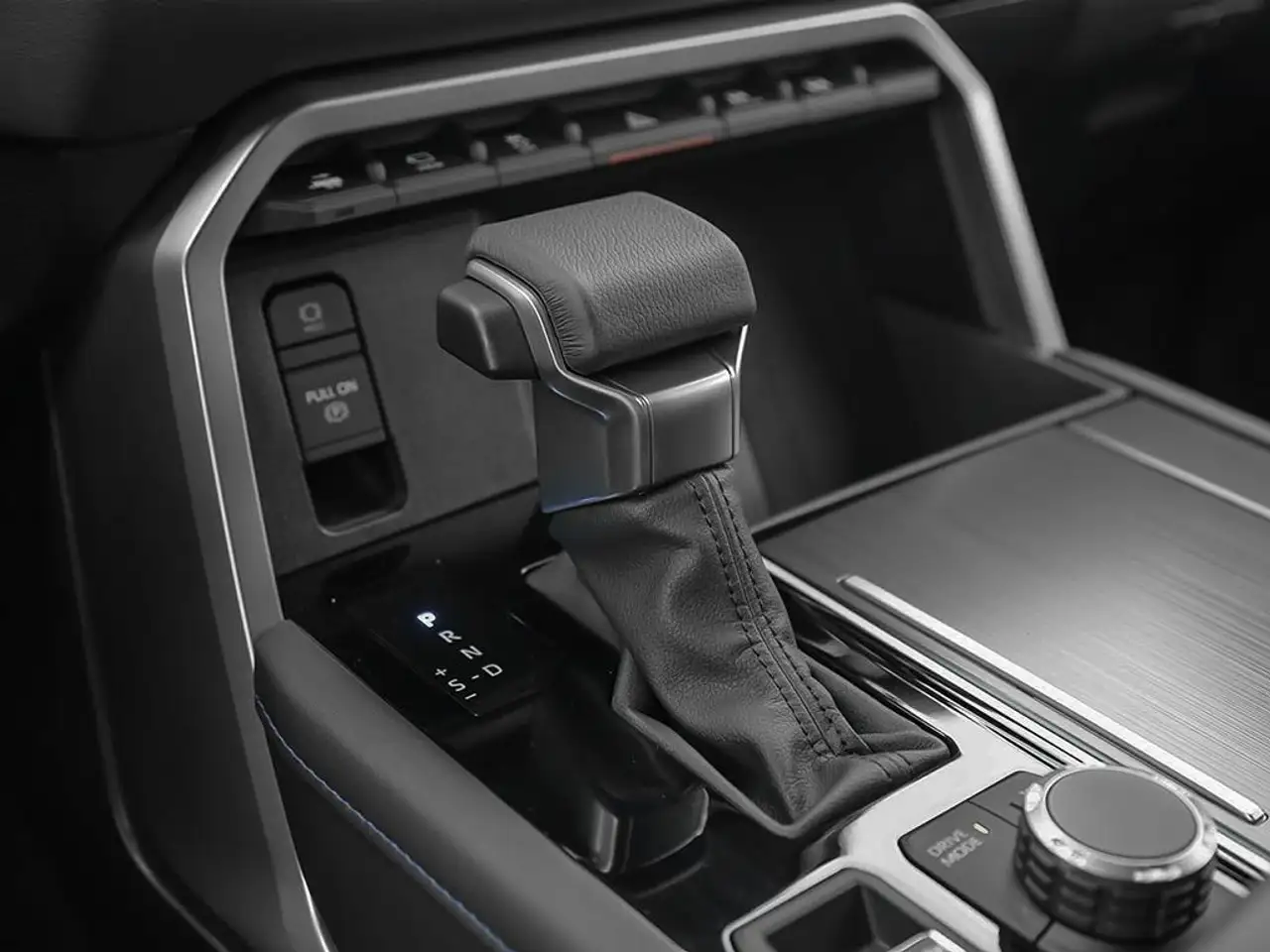 Toyota Sequoia снимка Toyota Sequoia