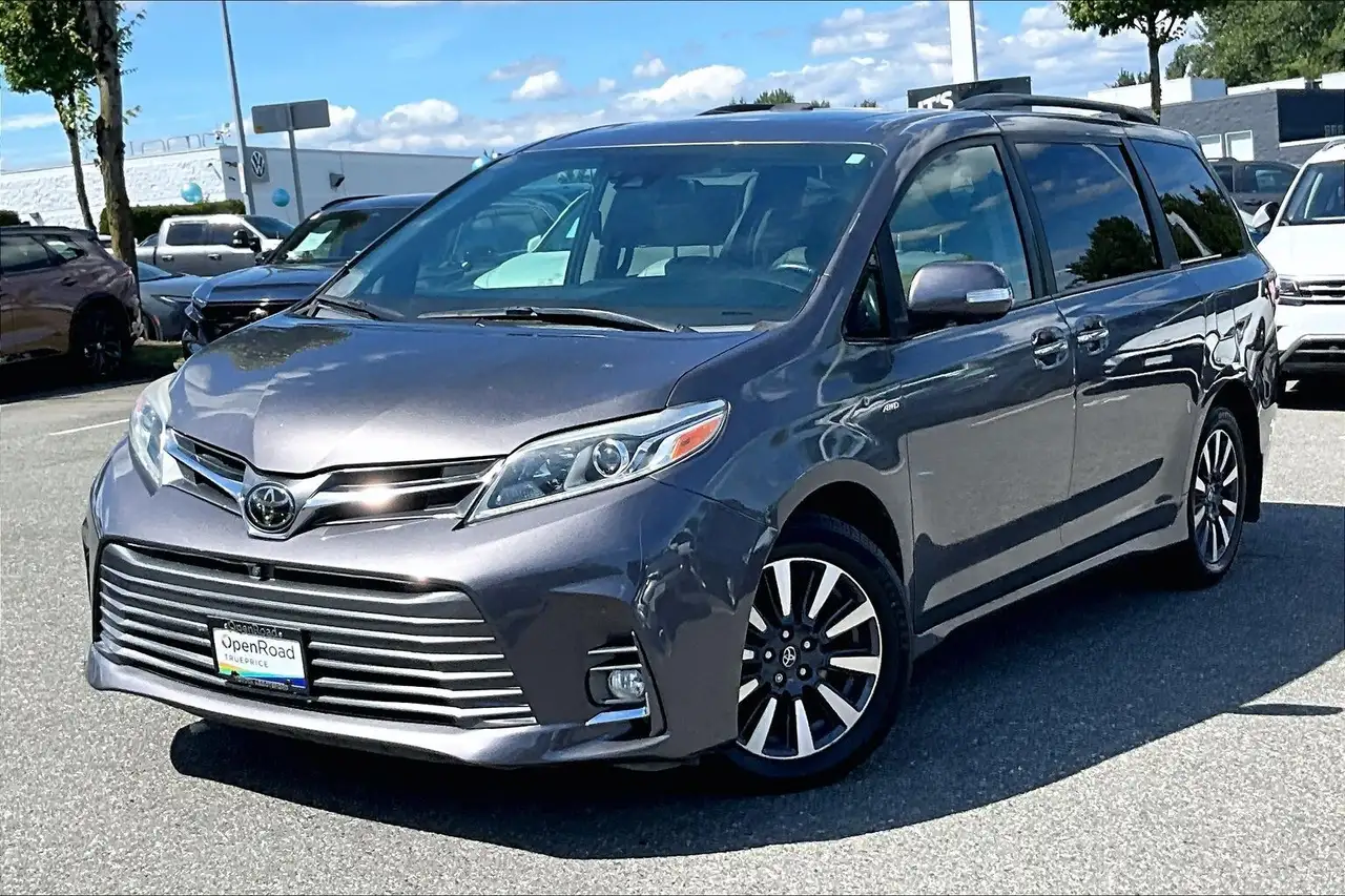 Toyota Sienna photo Toyota Sienna
