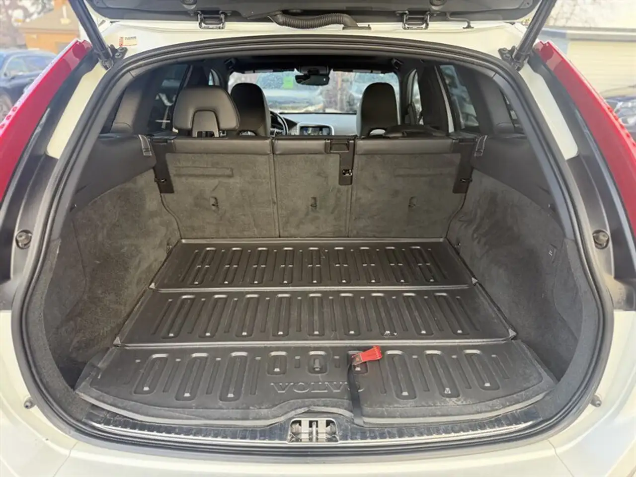 Volvo XC60 снимка Volvo XC60