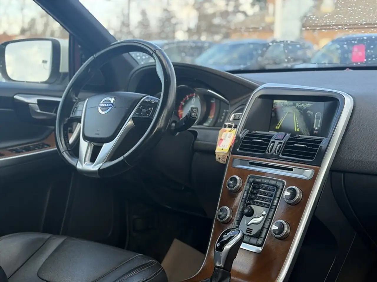 Volvo XC60 снимка Volvo XC60