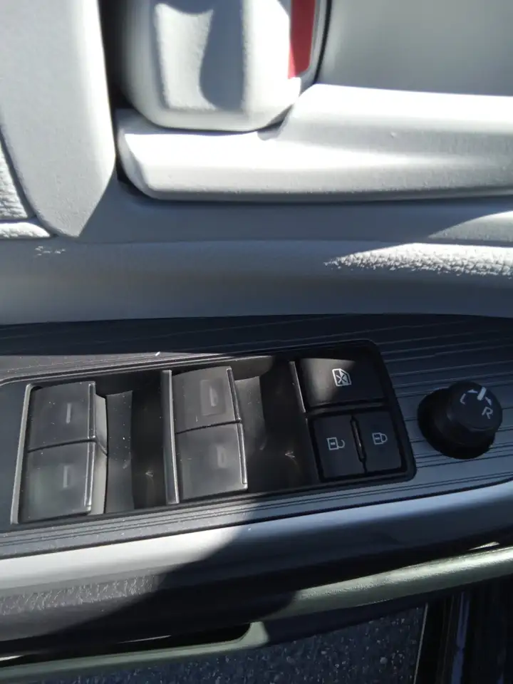 Toyota Sienna снимка Toyota Sienna
