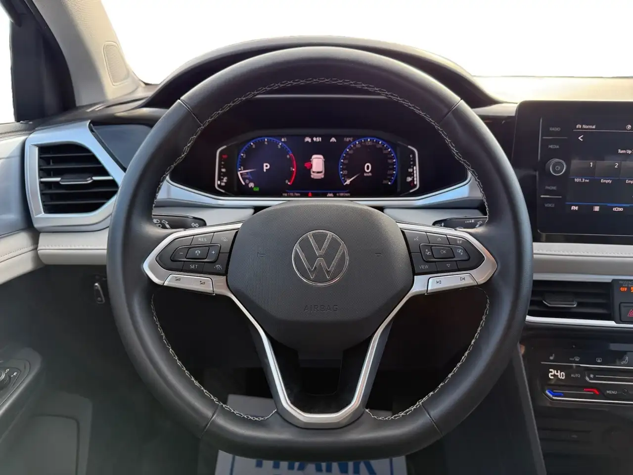 Volkswagen Taos photo Volkswagen Taos