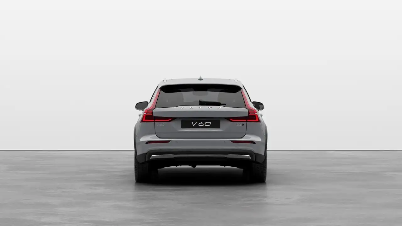 Volvo V60 Cross Country снимка Volvo V60 Cross Country