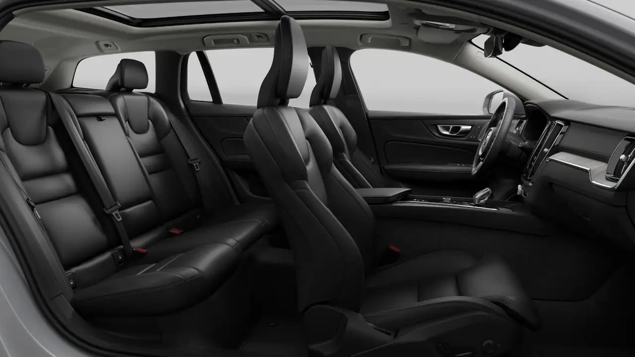 Volvo V60 Cross Country снимка Volvo V60 Cross Country