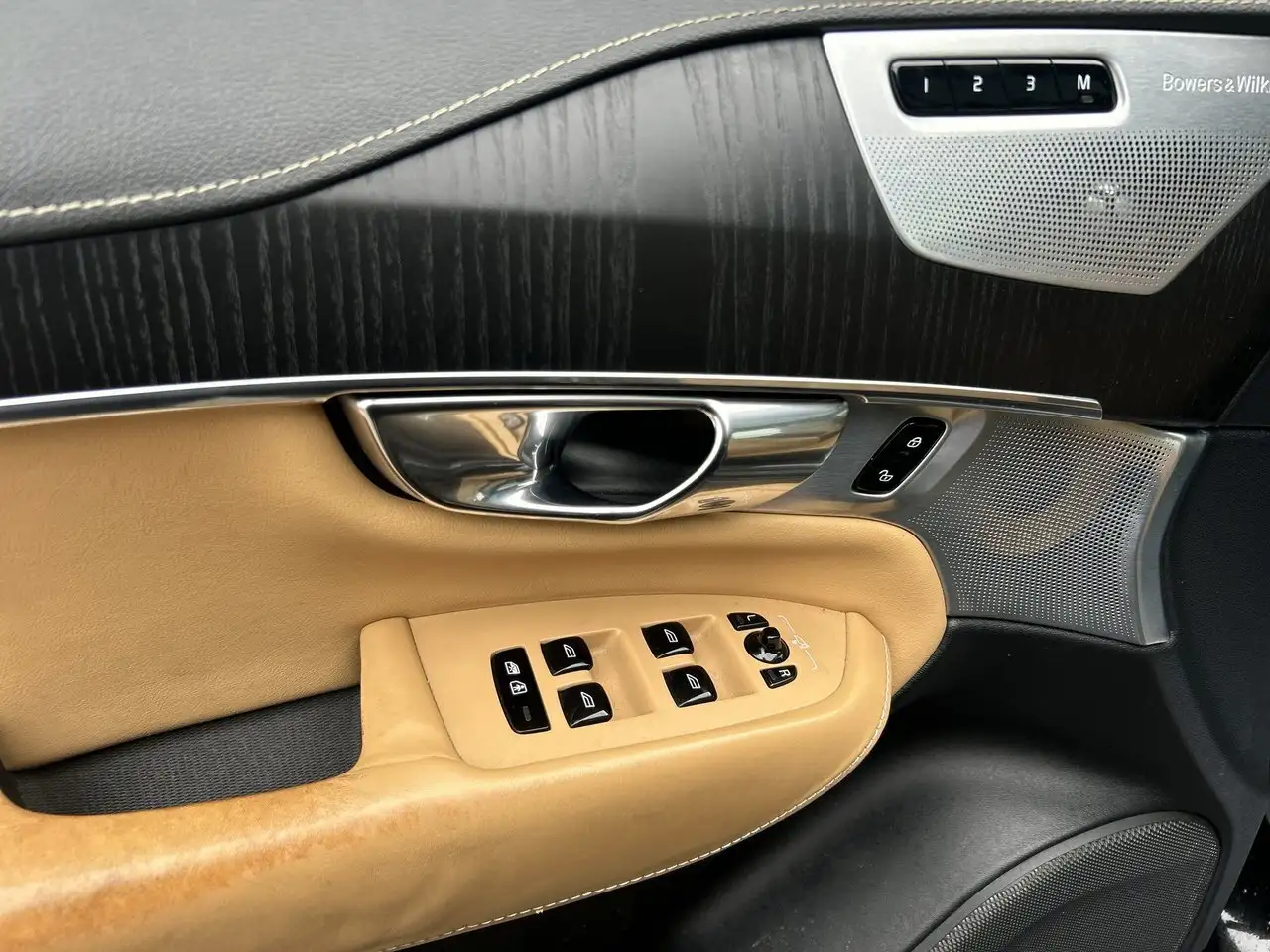 Volvo XC90 снимка Volvo XC90