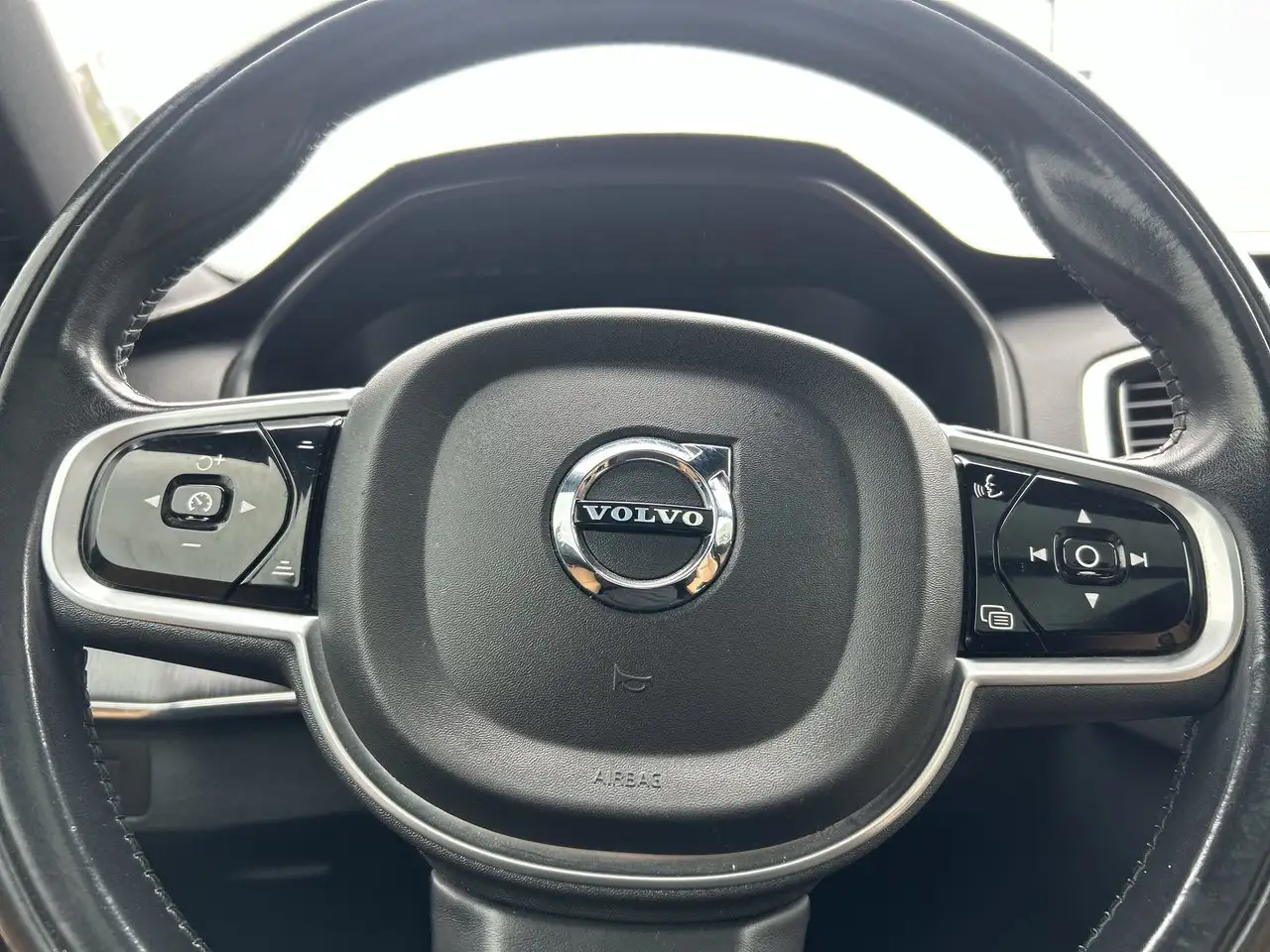 Volvo XC90 снимка Volvo XC90