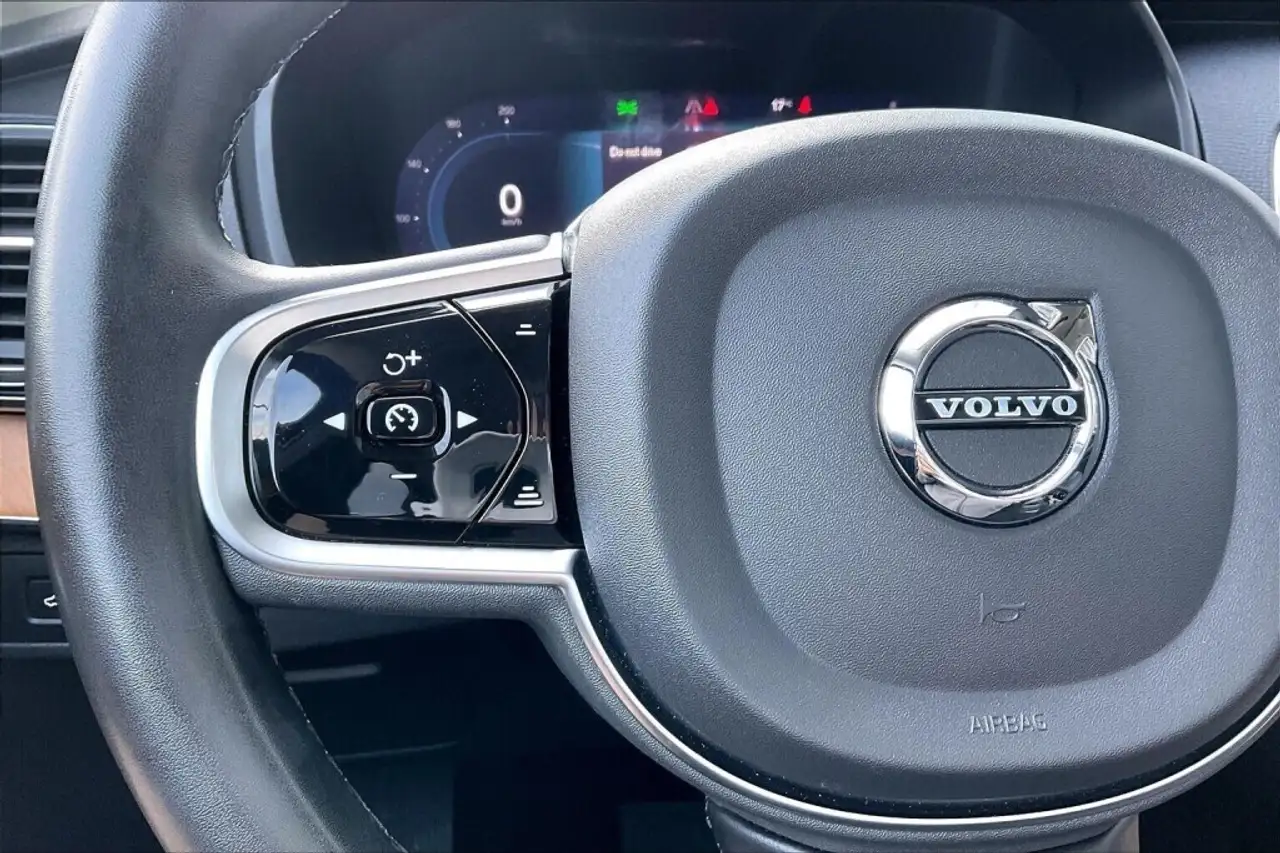 Volvo XC90 снимка Volvo XC90
