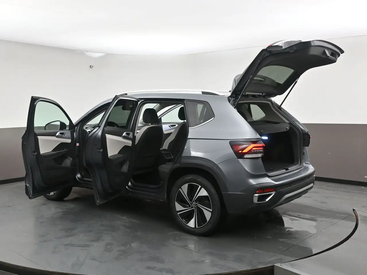 Volkswagen Taos снимка Volkswagen Taos