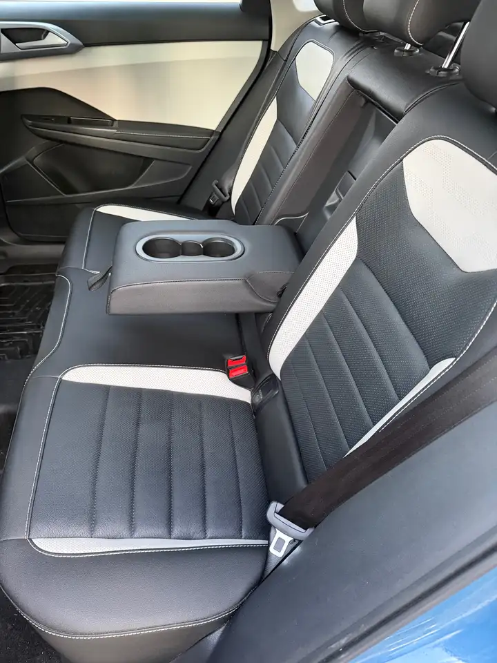 Volkswagen Taos снимка Volkswagen Taos