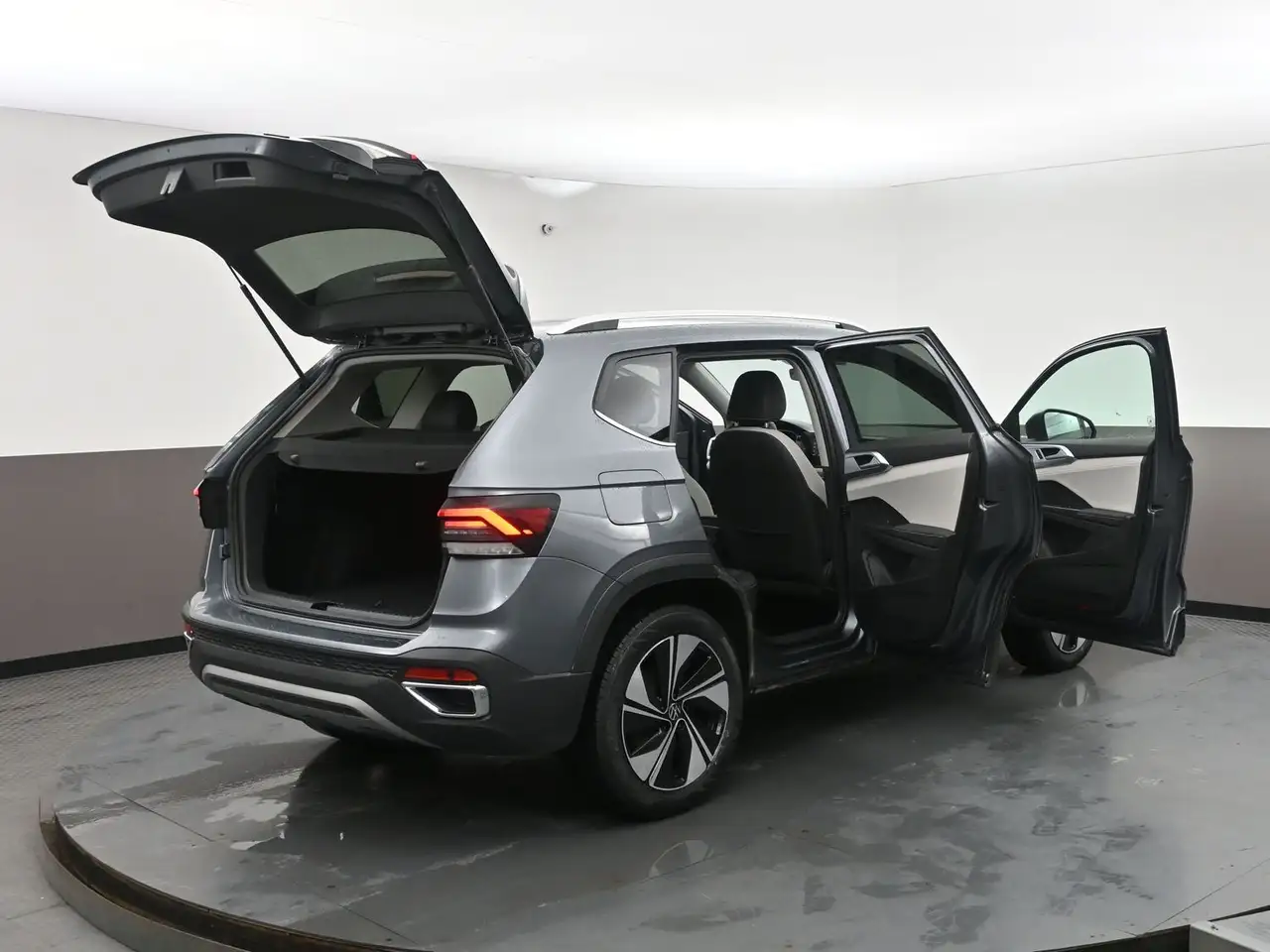 Volkswagen Taos снимка Volkswagen Taos