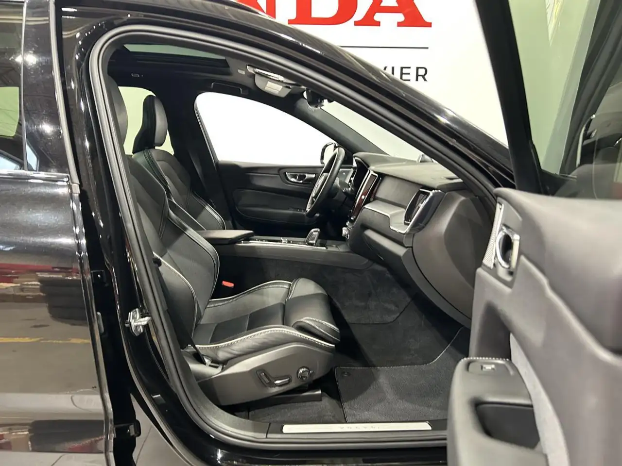 Volvo XC60 photo Volvo XC60