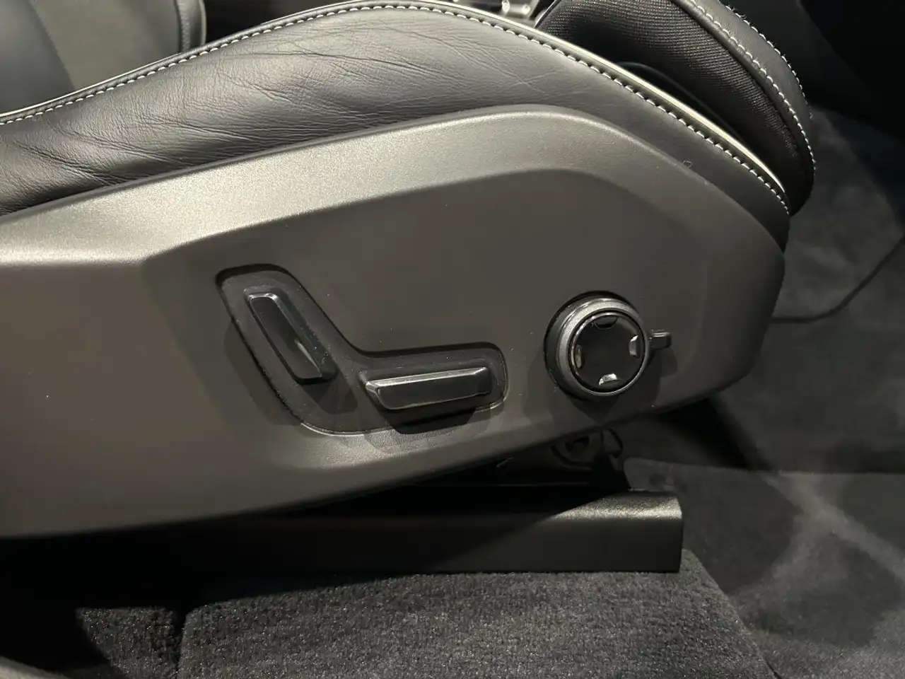 Volvo XC60 photo Volvo XC60