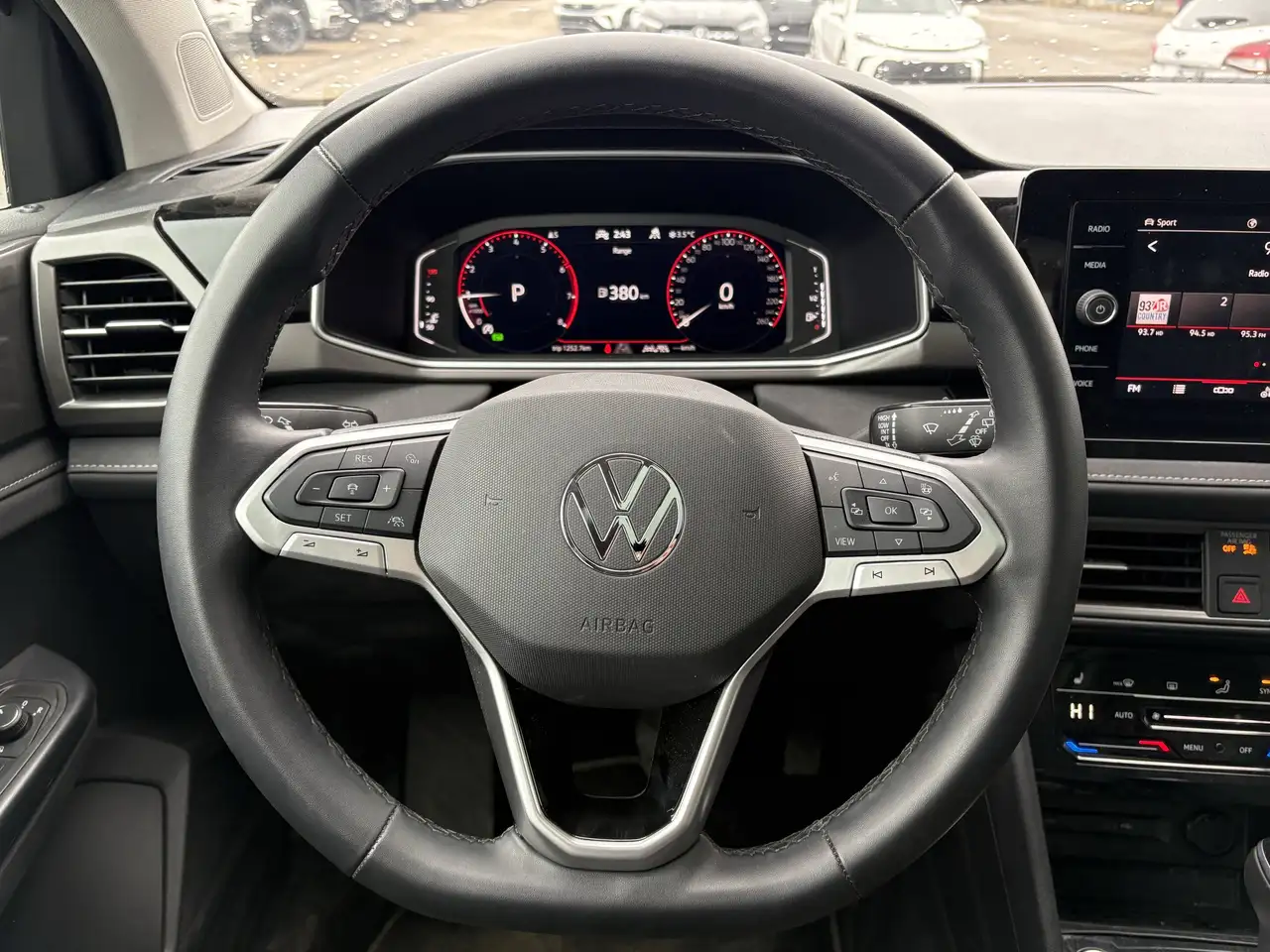 Volkswagen Taos снимка Volkswagen Taos