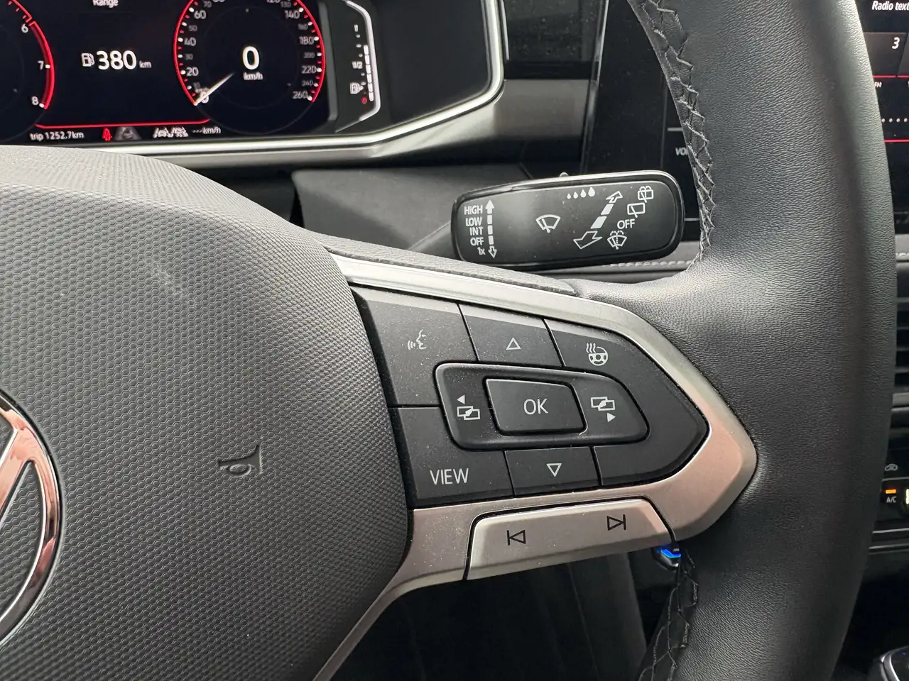 Volkswagen Taos снимка Volkswagen Taos