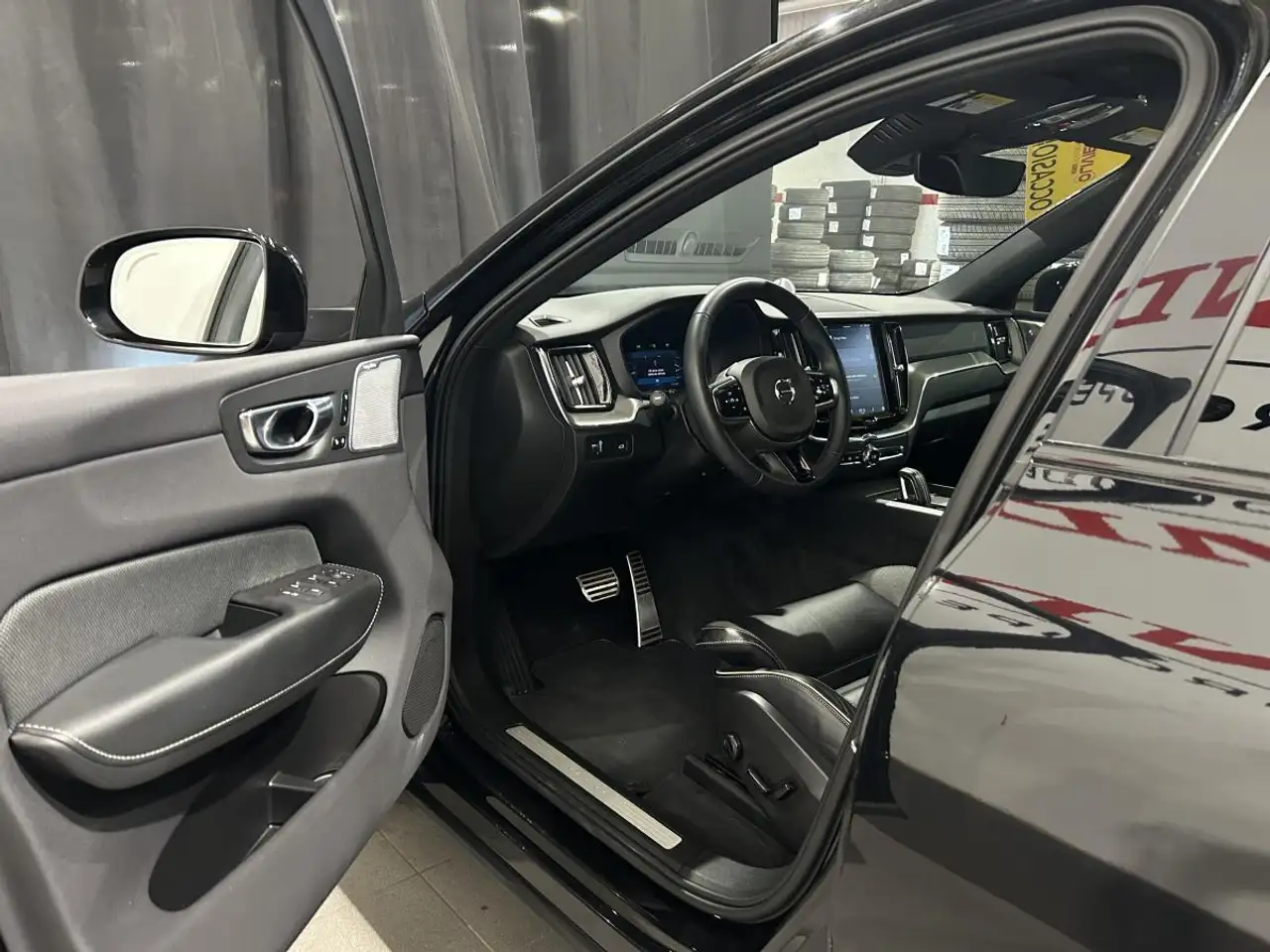 Volvo XC60 photo Volvo XC60
