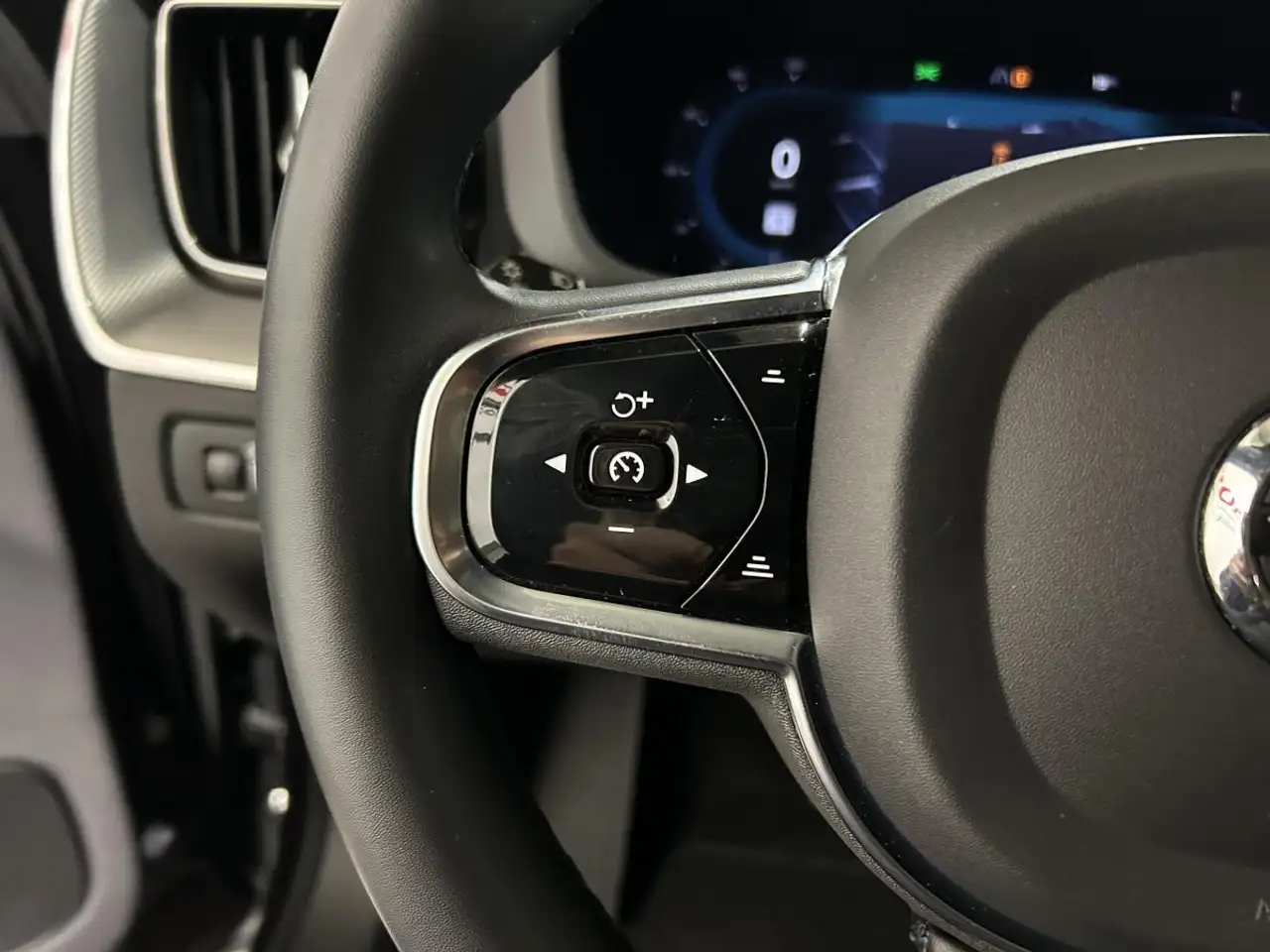 Volvo XC60 photo Volvo XC60