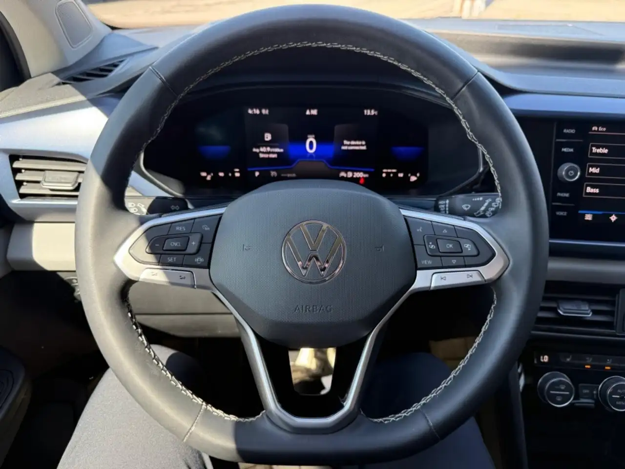 Volkswagen Taos снимка Volkswagen Taos