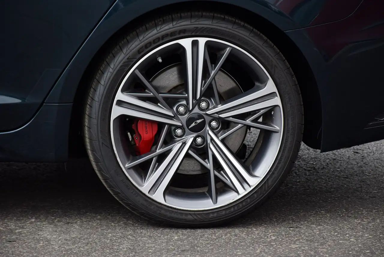 Genesis G70 снимка Genesis G70