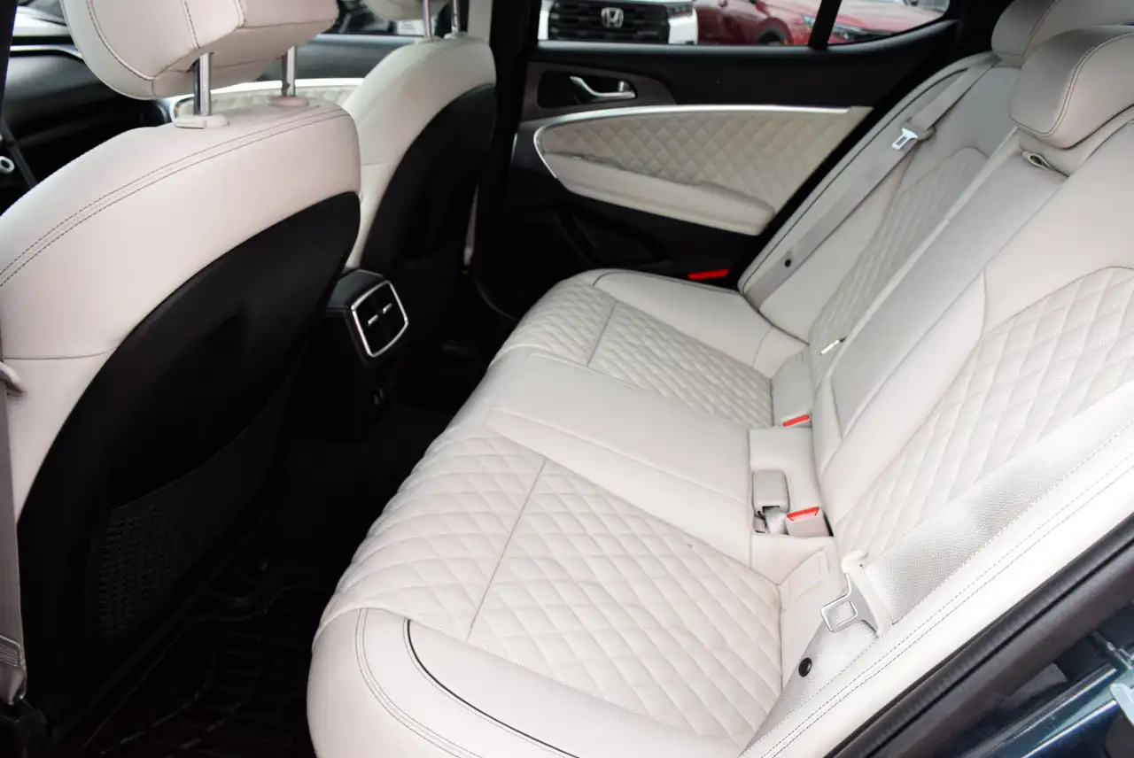 Genesis G70 снимка Genesis G70