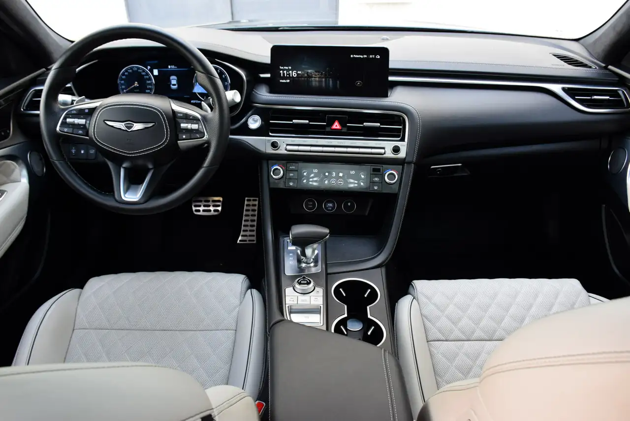 Genesis G70 снимка Genesis G70