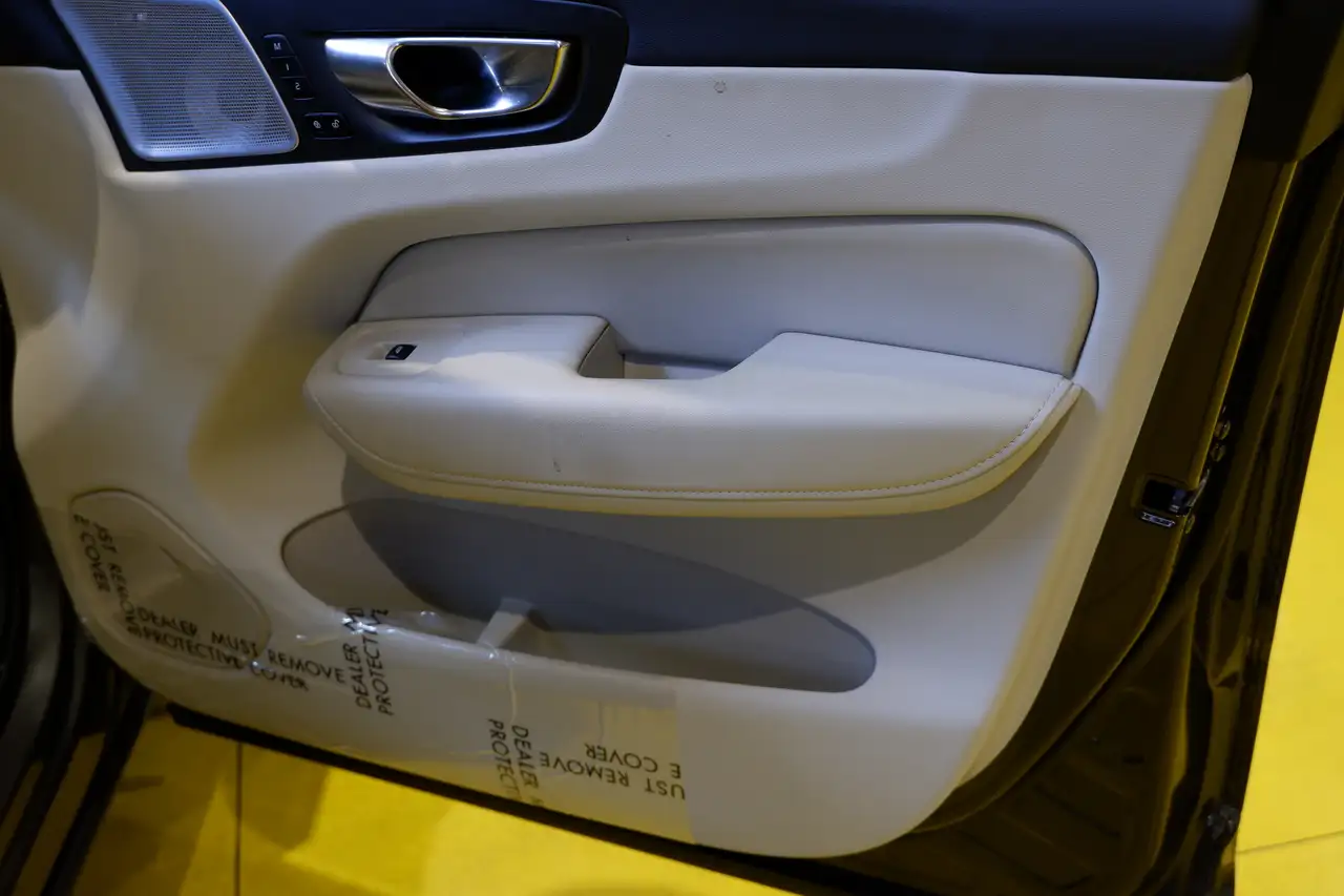 Volvo XC60 снимка Volvo XC60