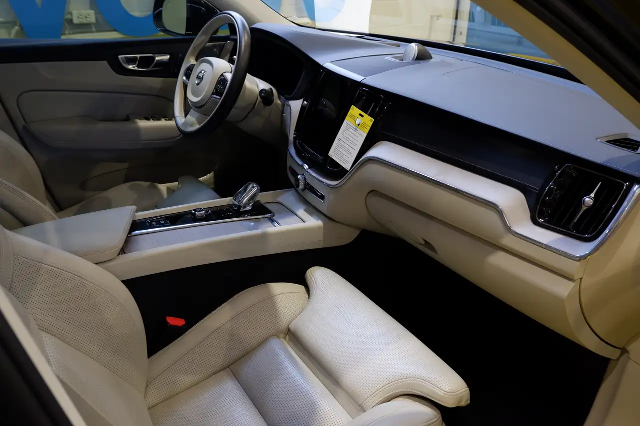 Volvo XC60 снимка Volvo XC60