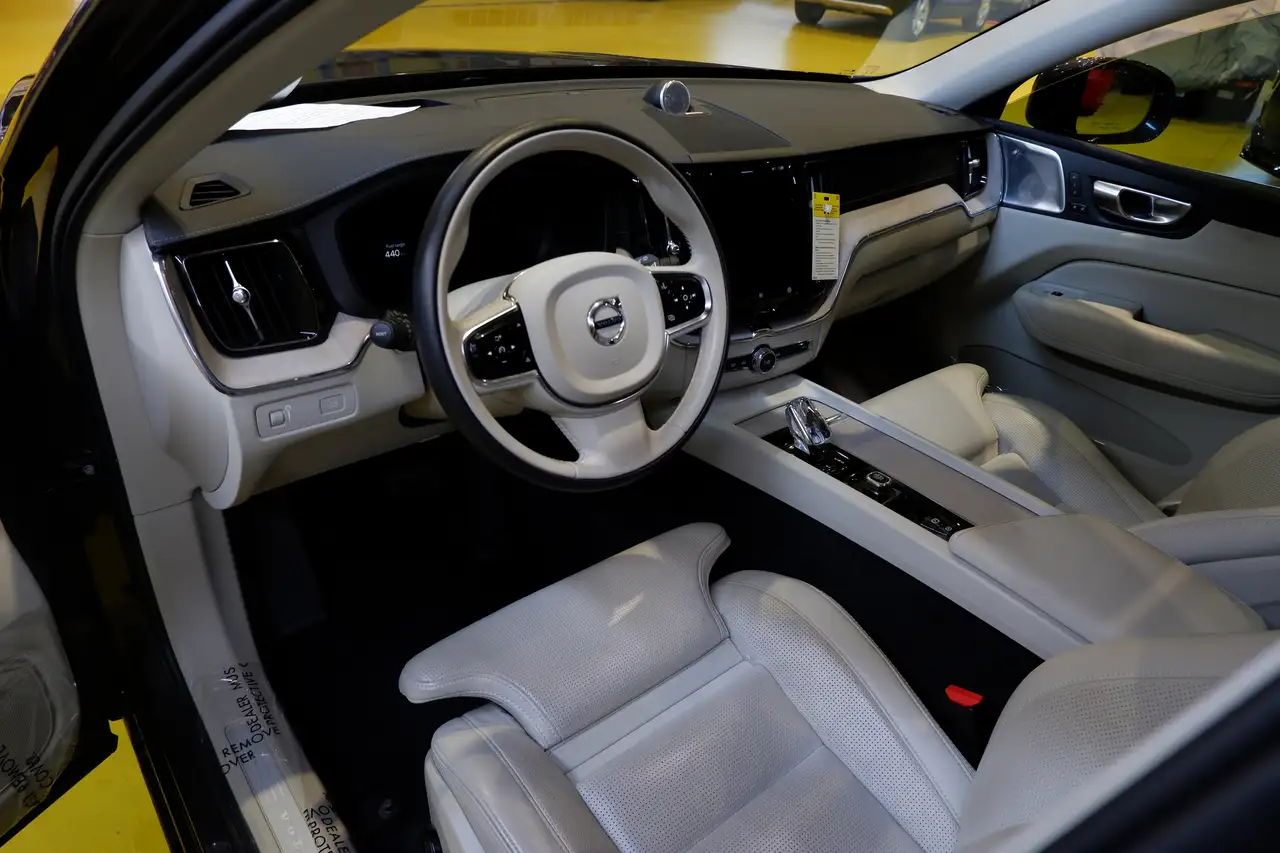 Volvo XC60 снимка Volvo XC60