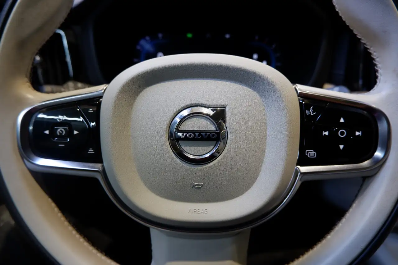 Volvo XC60 снимка Volvo XC60
