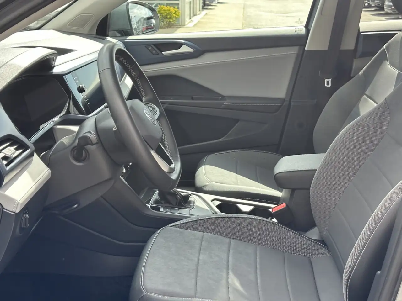Volkswagen Taos снимка Volkswagen Taos