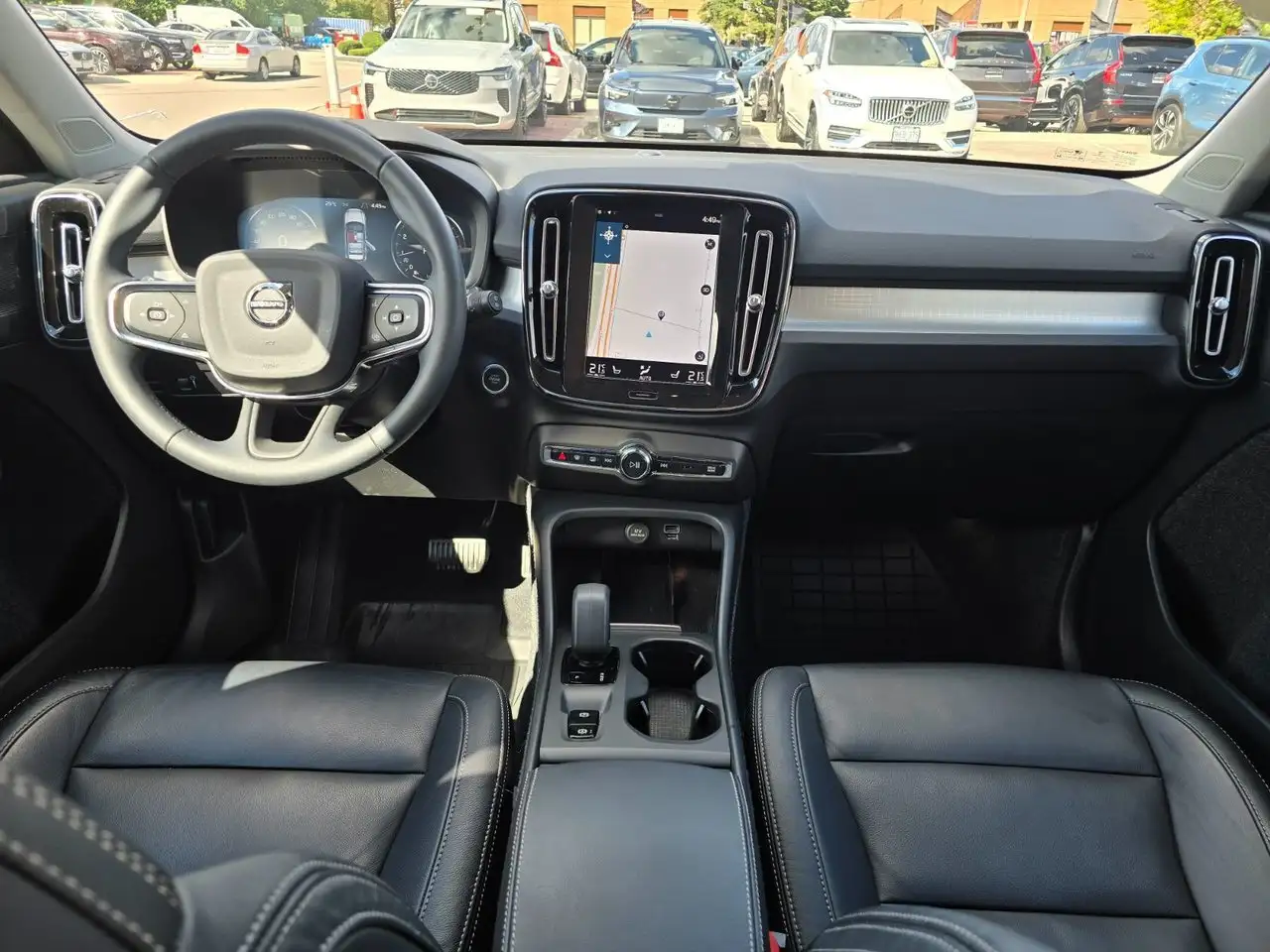 Volvo XC40 photo Volvo XC40