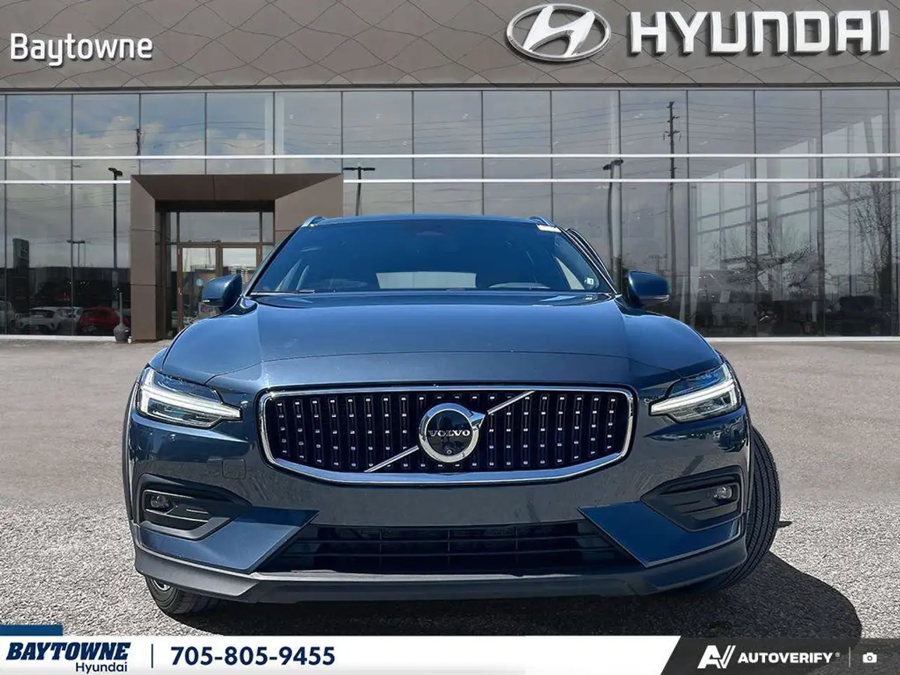 Volvo V60 Cross Country снимка Volvo V60 Cross Country