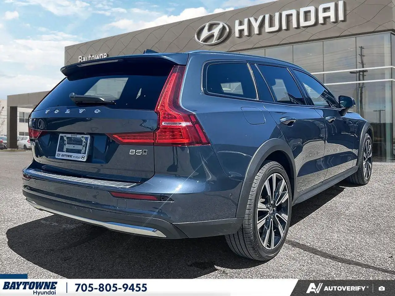 Volvo V60 Cross Country снимка Volvo V60 Cross Country