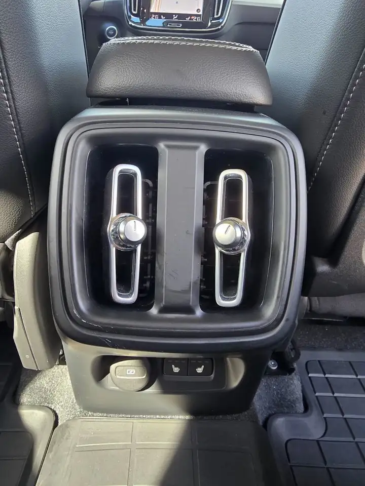 Volvo XC40 photo Volvo XC40