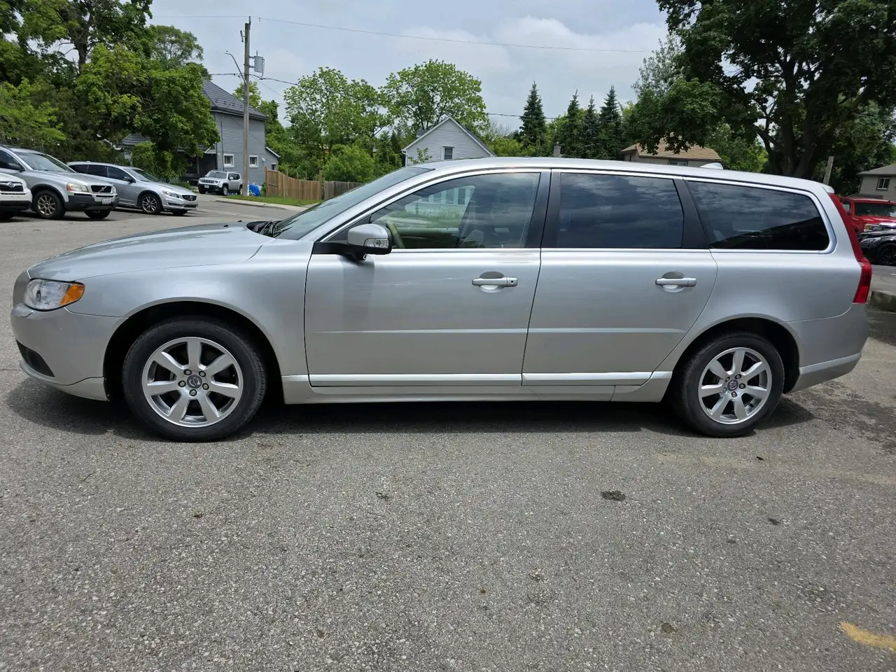 Volvo V70 снимка Volvo V70