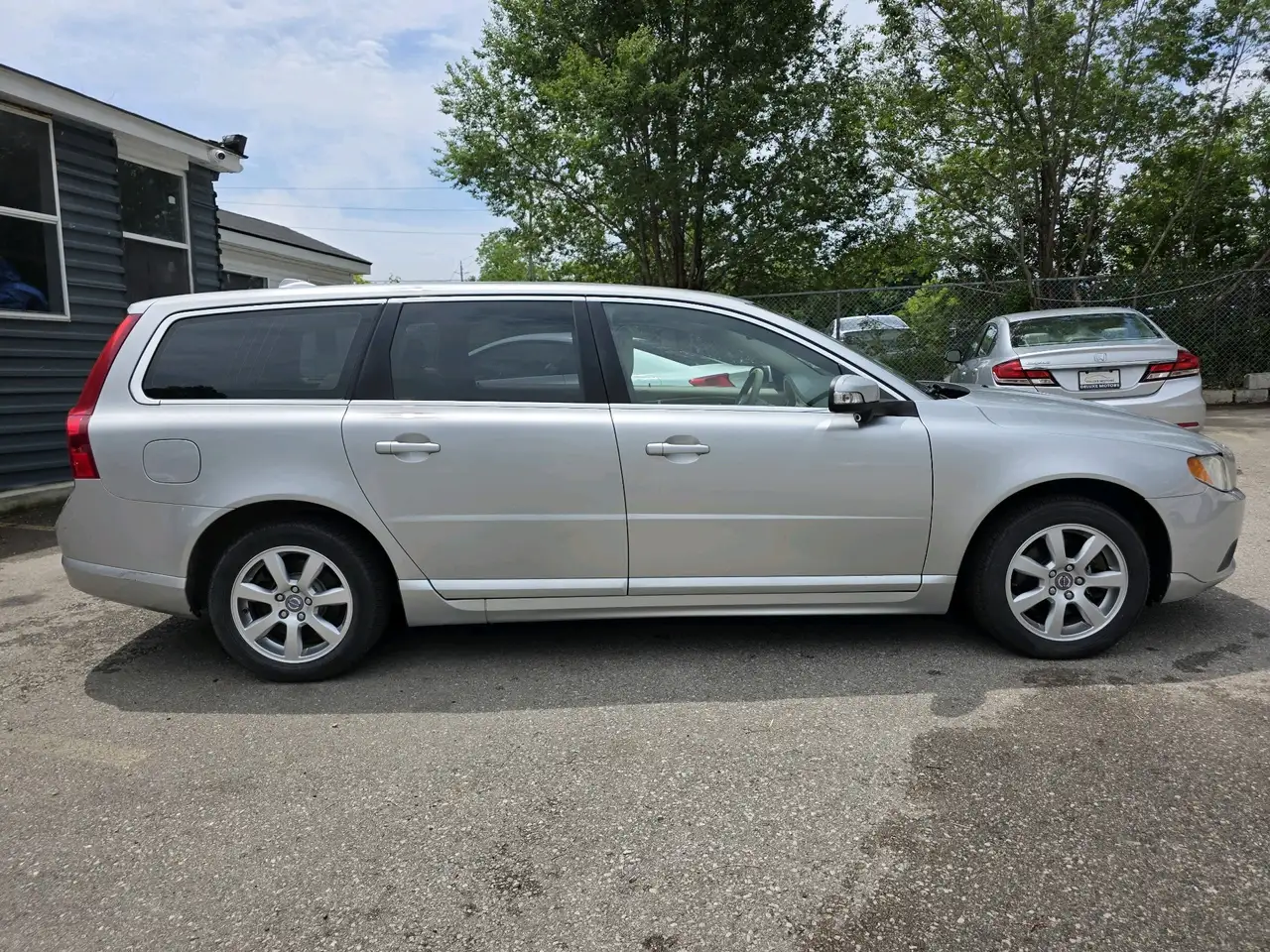 Volvo V70 снимка Volvo V70