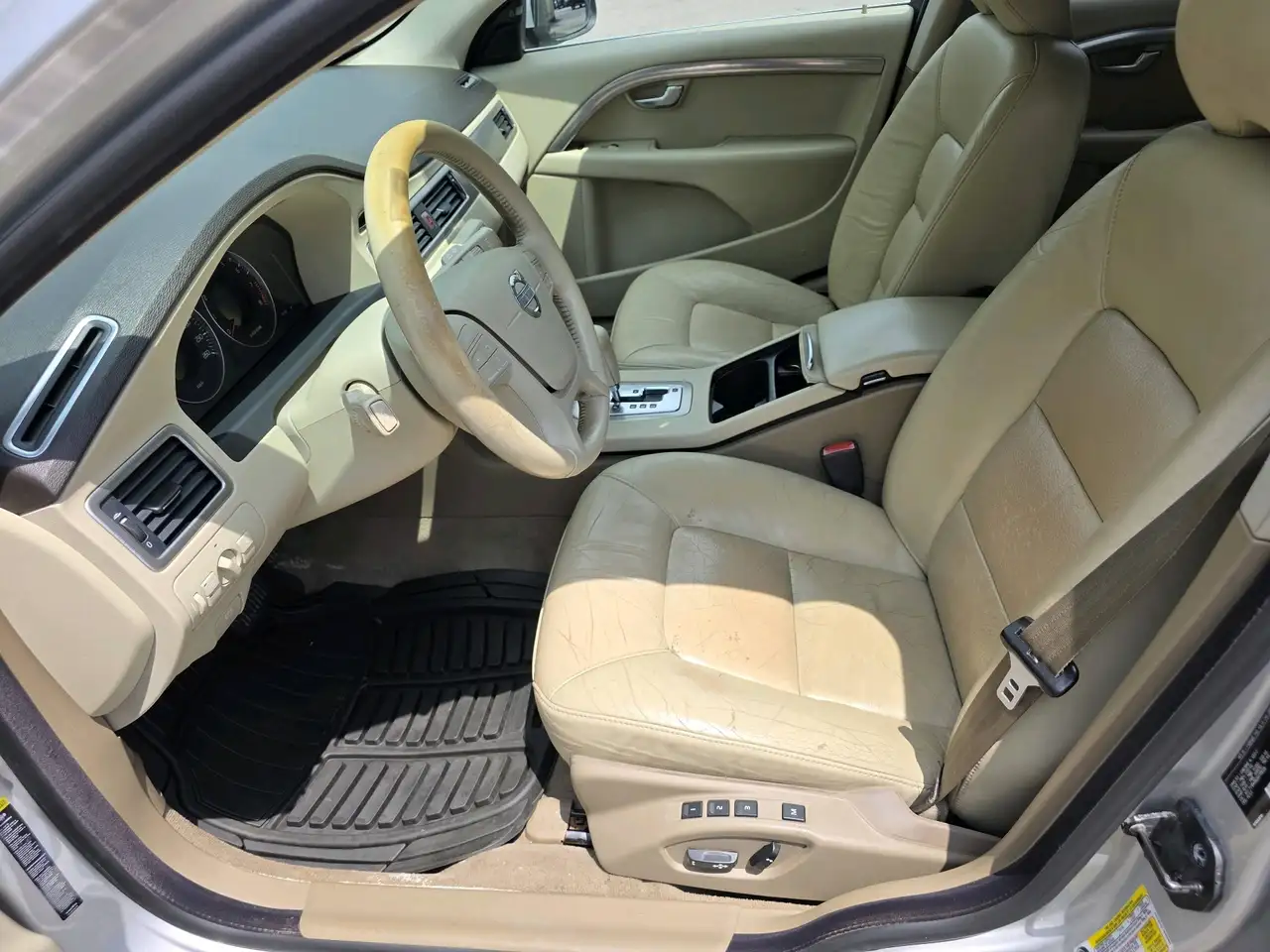Volvo V70 снимка Volvo V70
