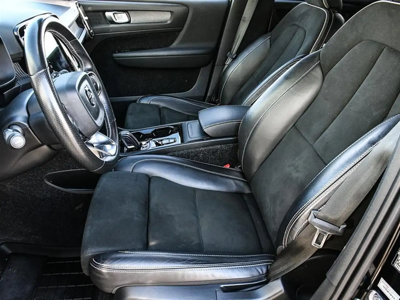 Volvo XC40 снимка Volvo XC40