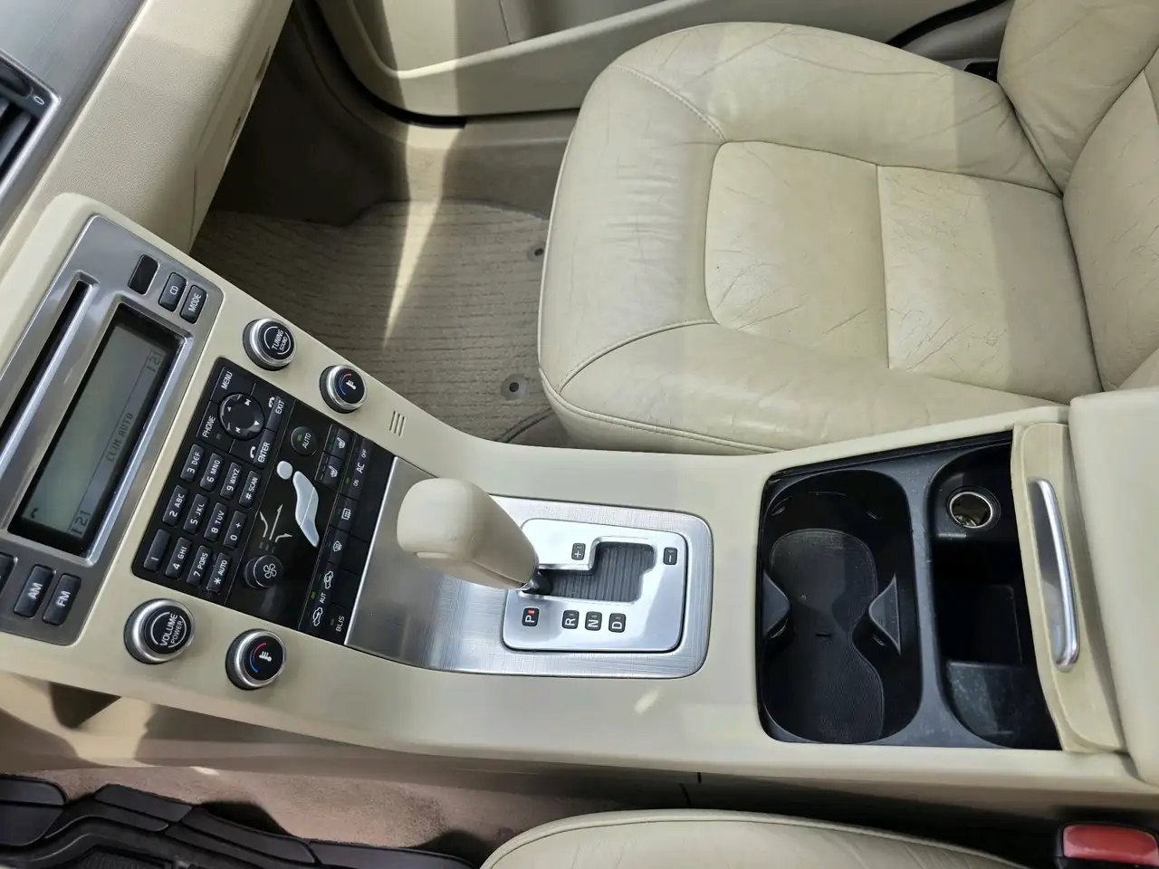 Volvo V70 снимка Volvo V70