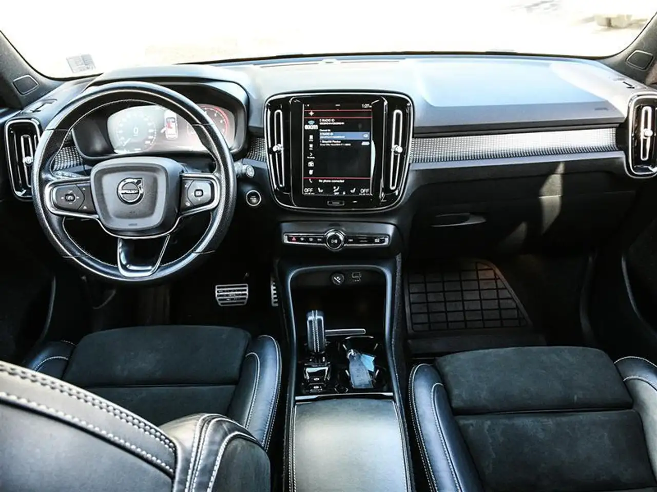 Volvo XC40 снимка Volvo XC40