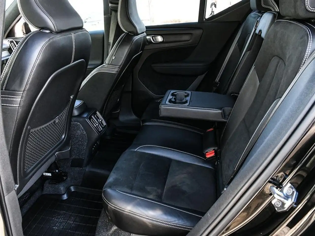 Volvo XC40 снимка Volvo XC40