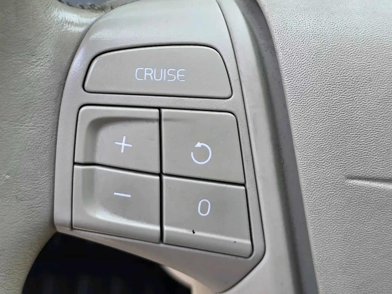 Volvo V70 снимка Volvo V70