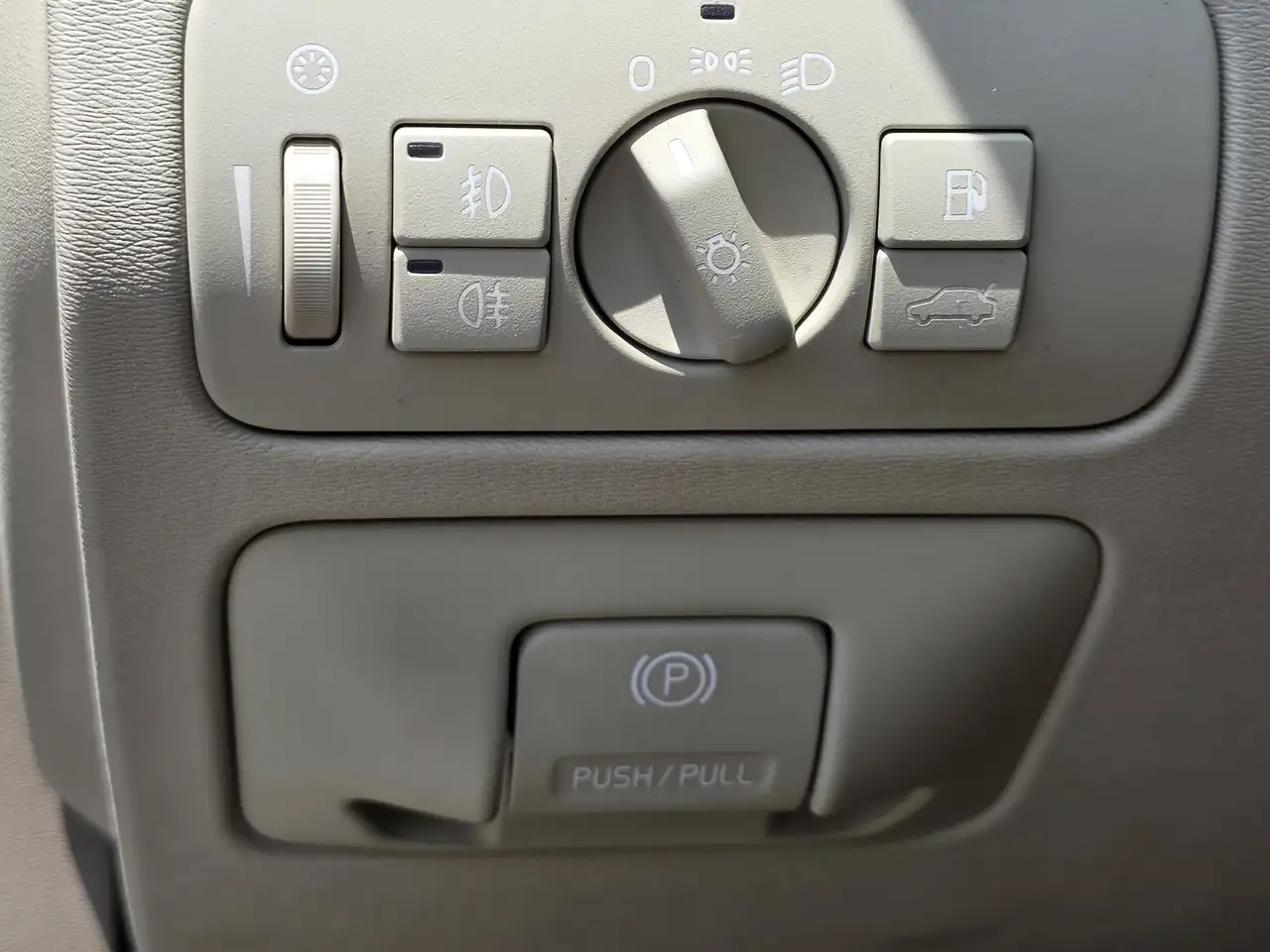 Volvo V70 снимка Volvo V70