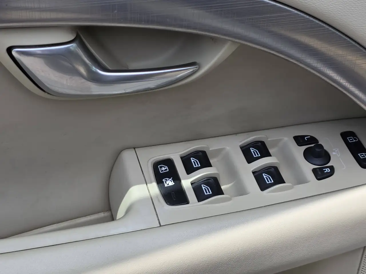 Volvo V70 снимка Volvo V70
