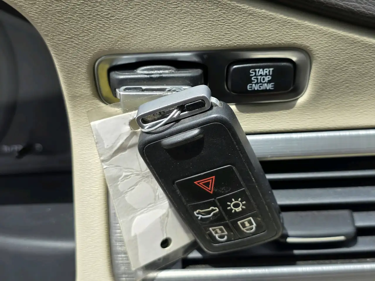 Volvo V70 снимка Volvo V70