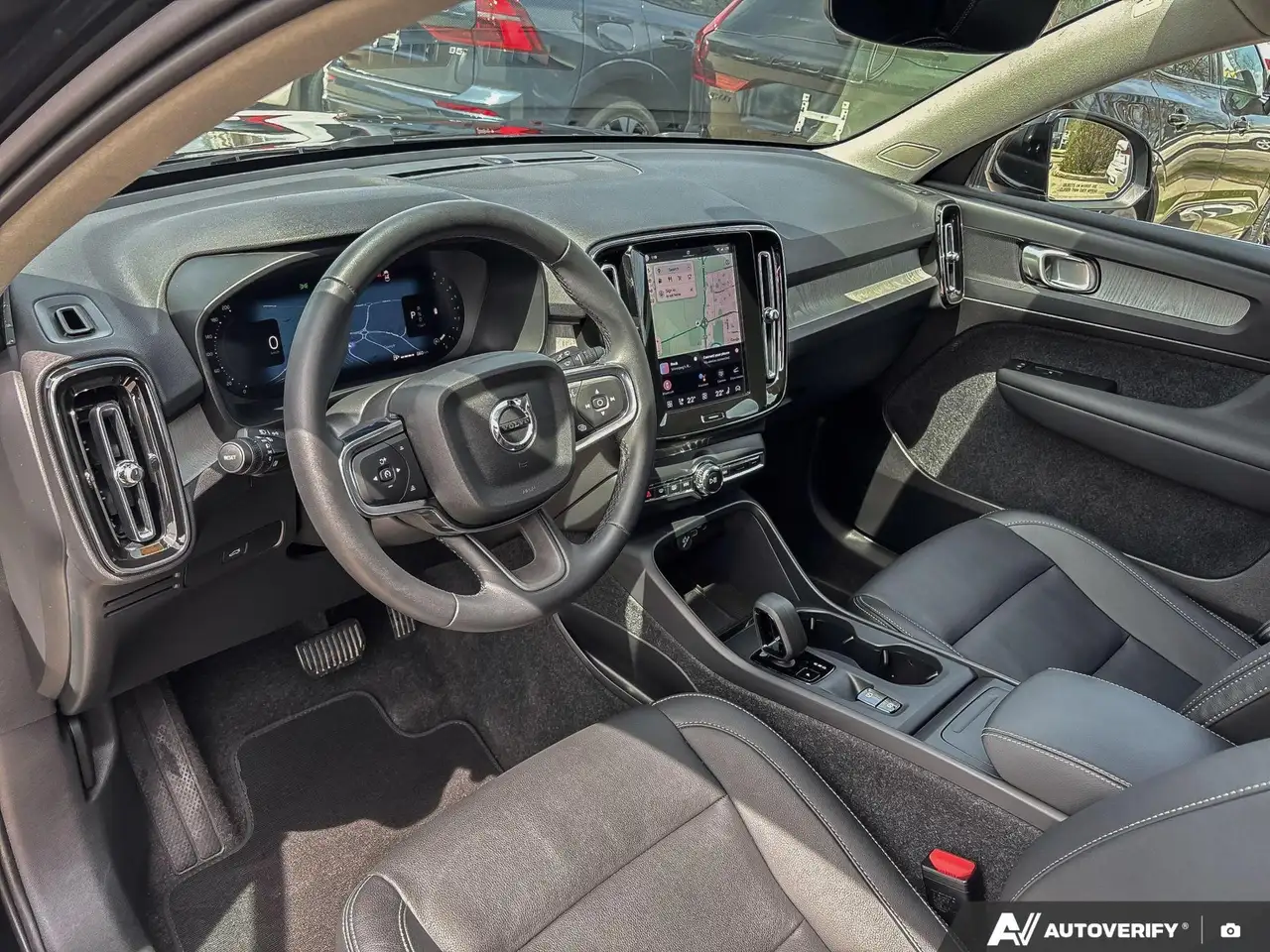 Volvo XC40 photo Volvo XC40