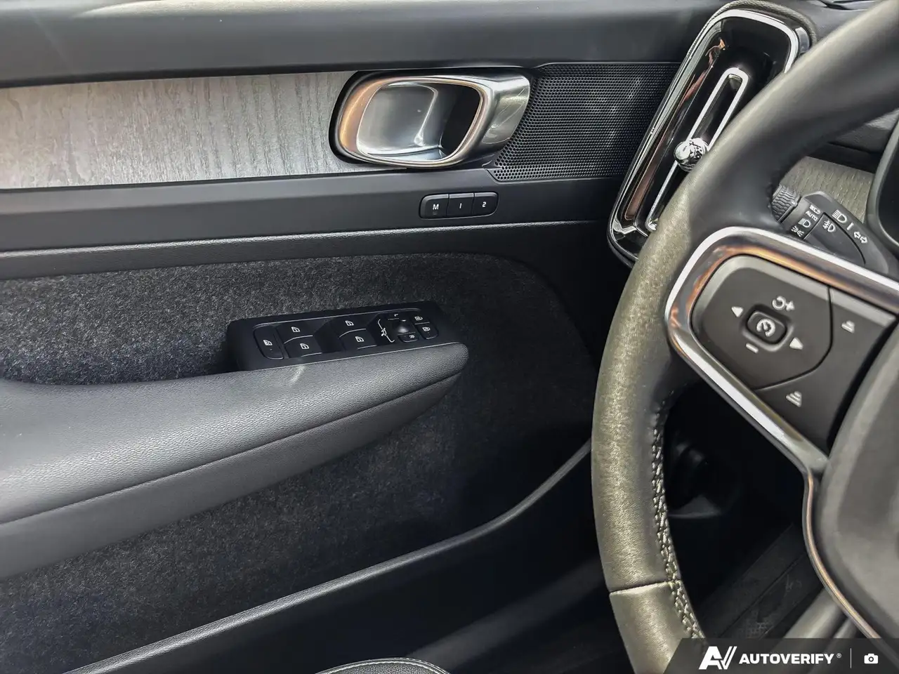 Volvo XC40 photo Volvo XC40