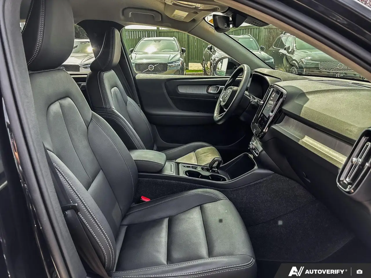 Volvo XC40 photo Volvo XC40