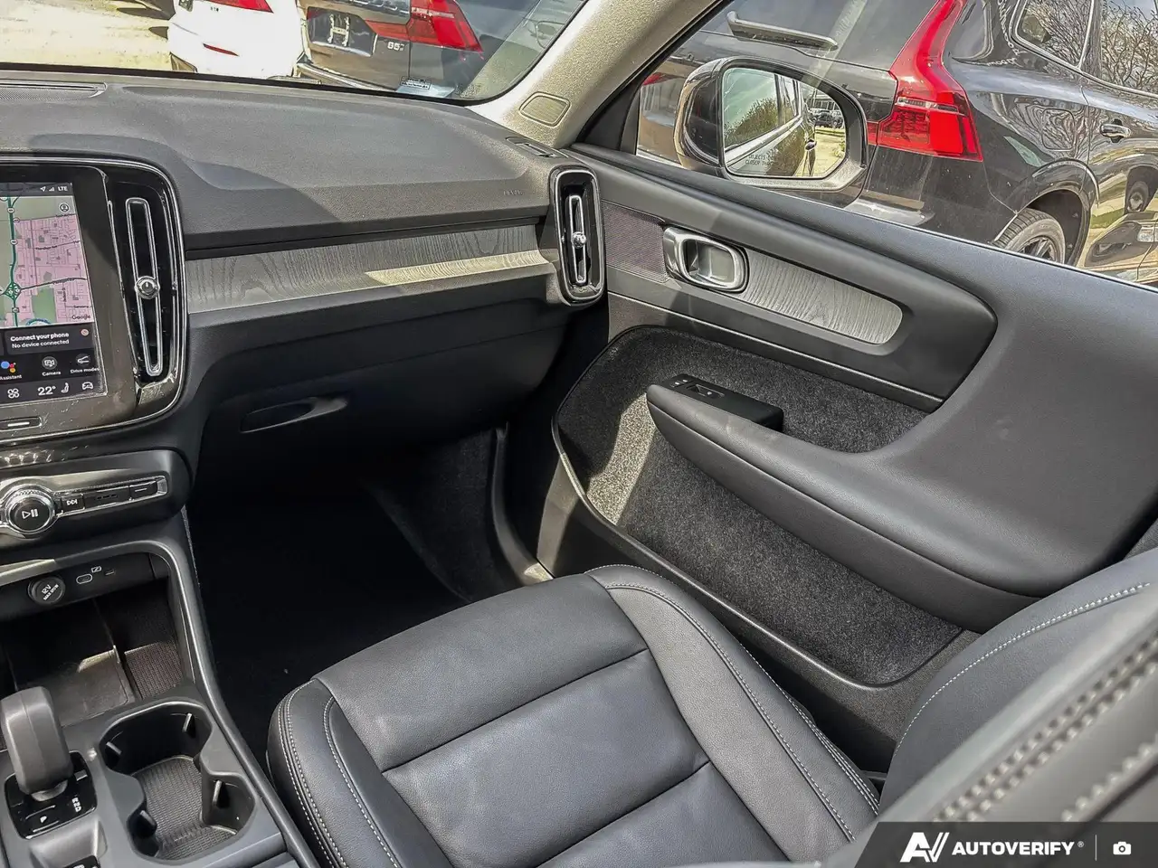 Volvo XC40 photo Volvo XC40